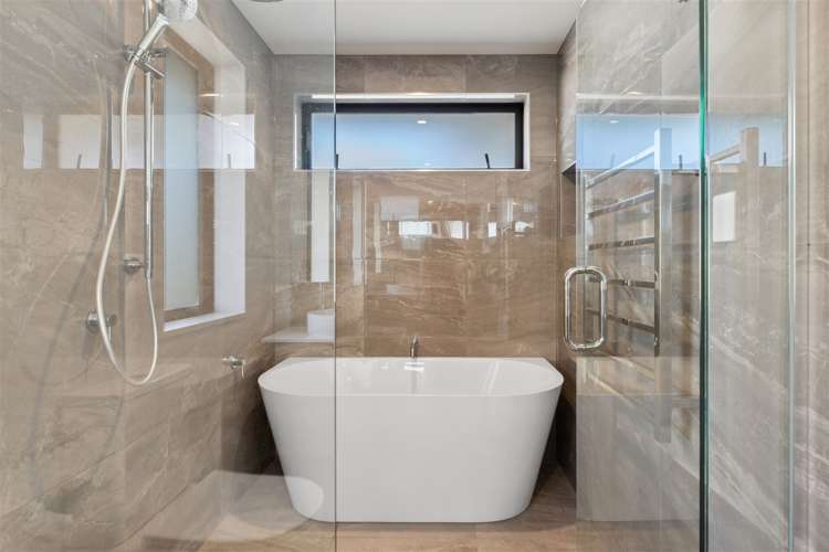 1 Candlesticks Crescent Lincoln_20