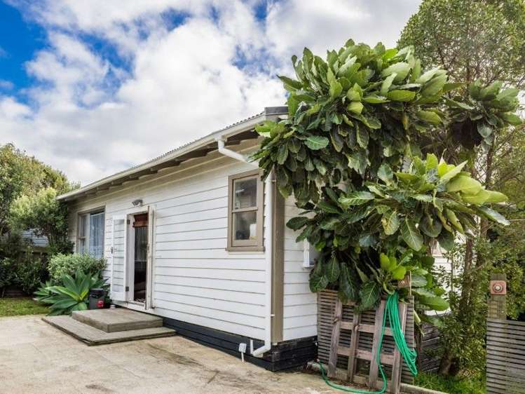 5 Mako View Titahi Bay_0