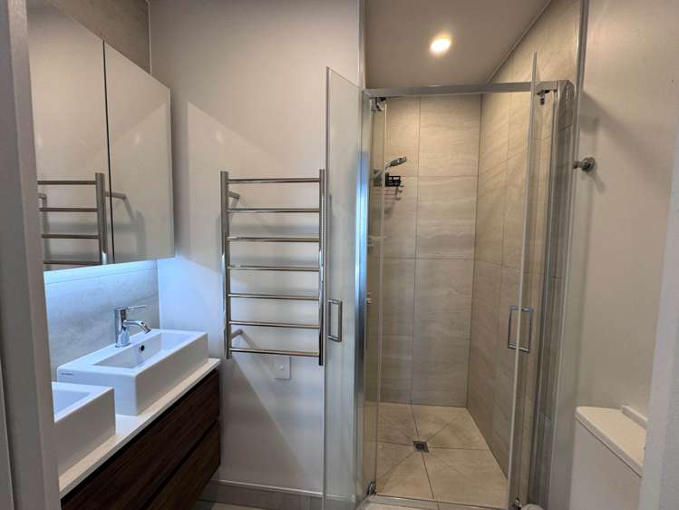 66/666B Great South Road Ellerslie_3