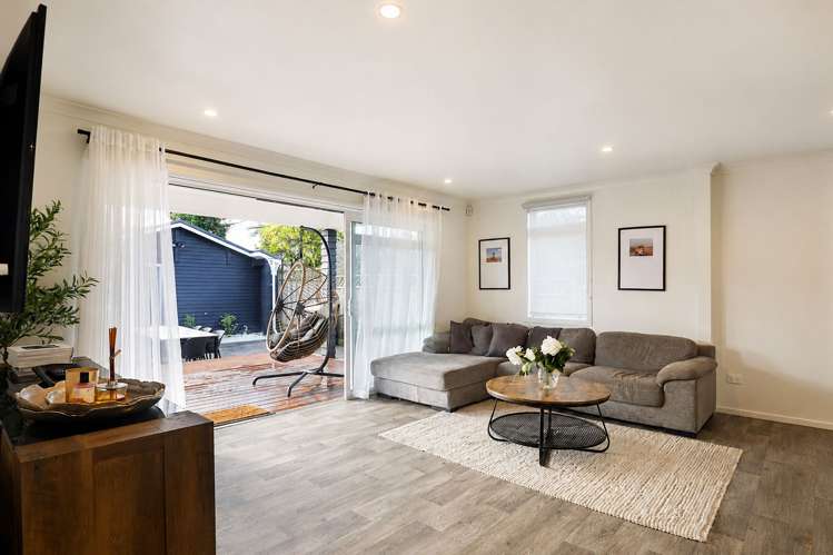 147 Devon Street West Hillcrest_8