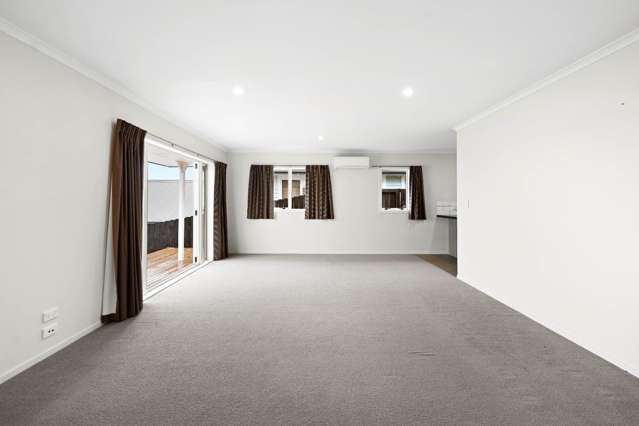 74 Queens Avenue 1067_4