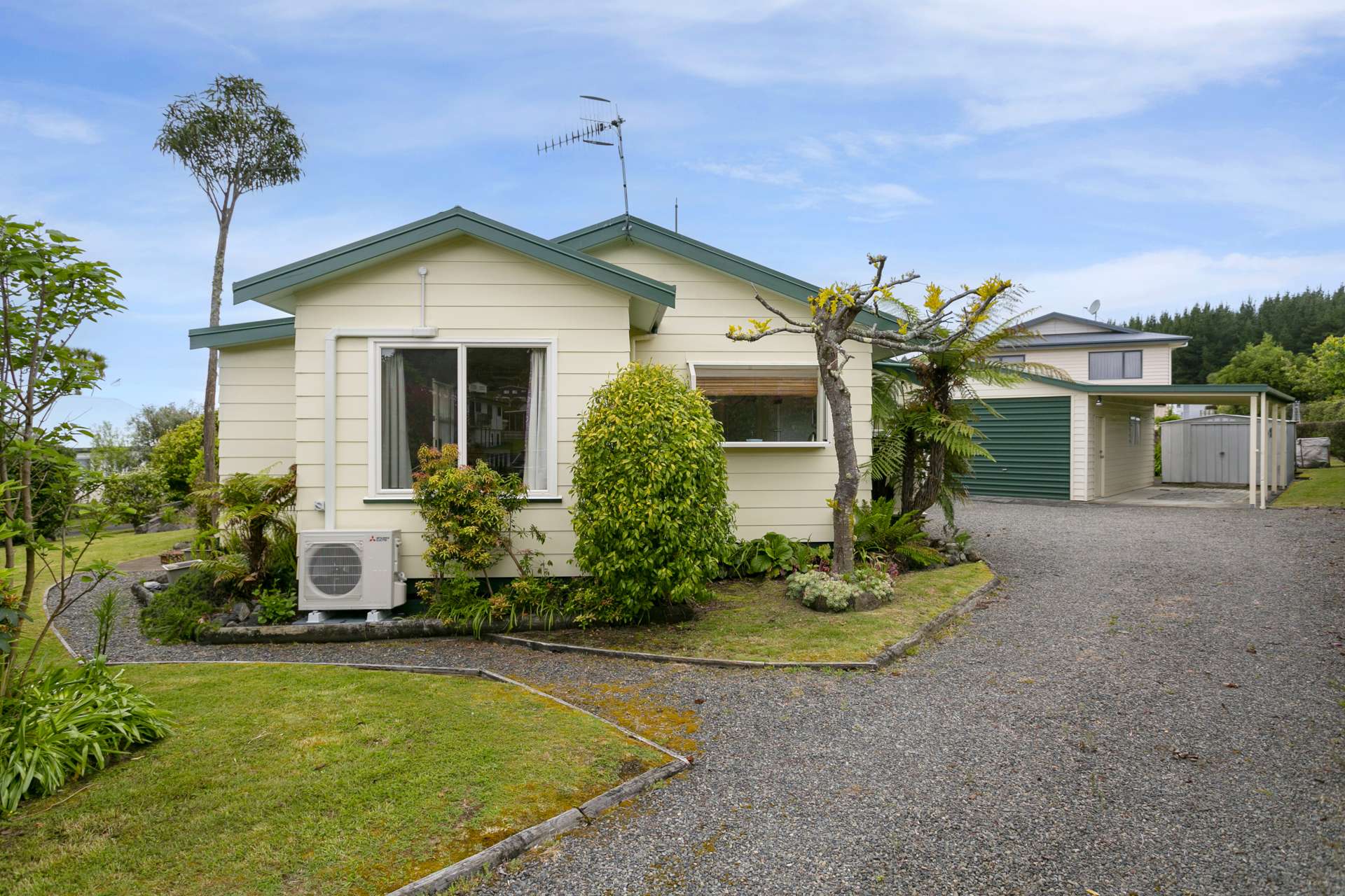 16 Rowena Crescent Motuoapa_0