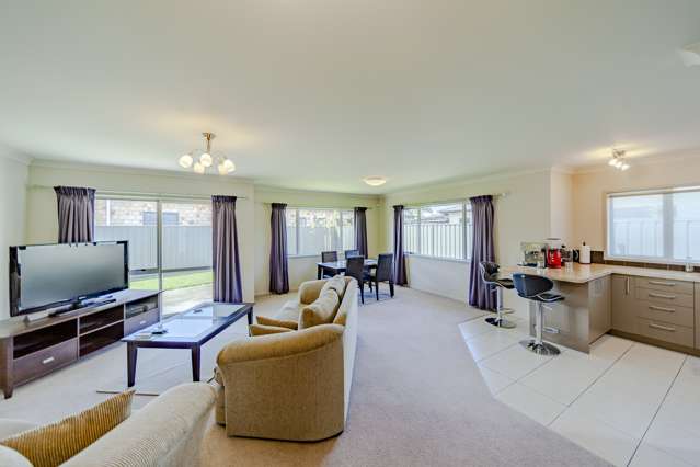 15 Portland Place Poraiti_1