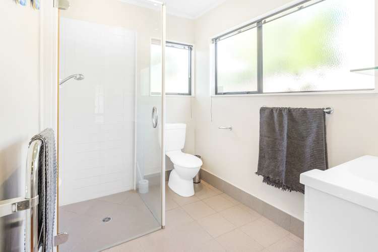 4 Oregon Crescent Glenview_12