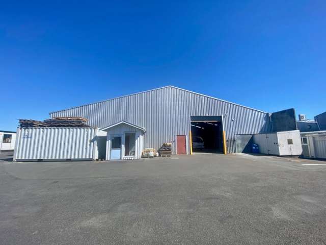 High-Stud Warehouse + Secure Yard