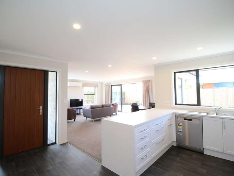 7 Woodham Drive Allenton_7