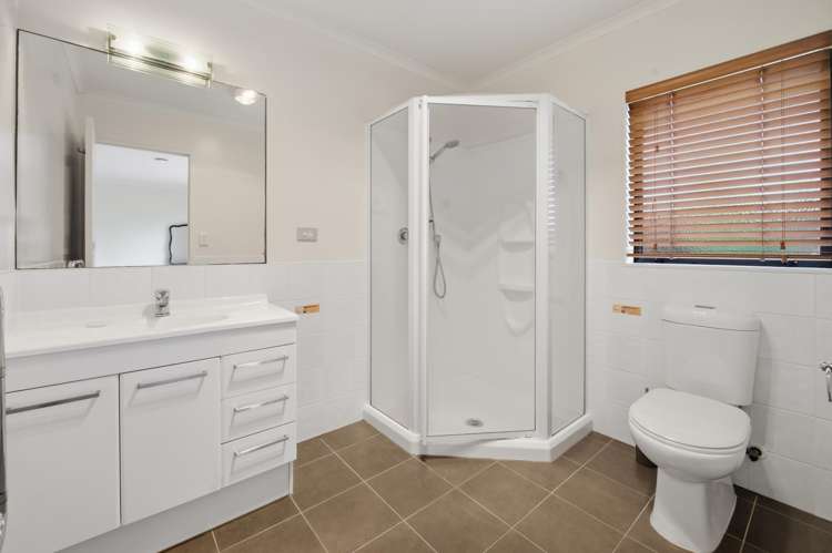 22 Holden Avenue Holdens Bay_10