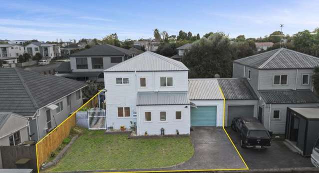 2/11 Marr Road Manurewa_1