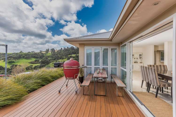 66 Manuka Grove Helensville_9