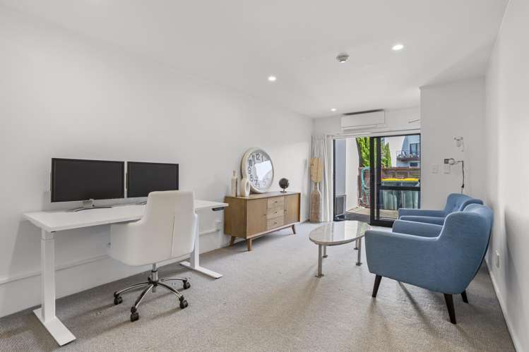 7A/10 Airborne Road Albany_7