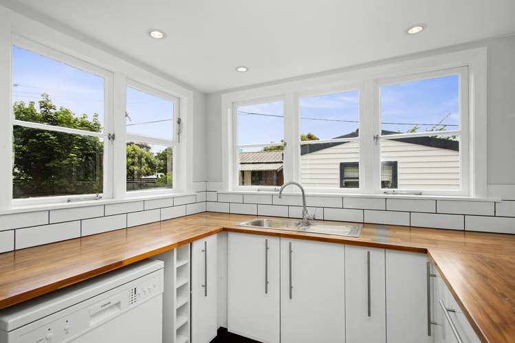 256 Waiwhetu Road Waterloo_8