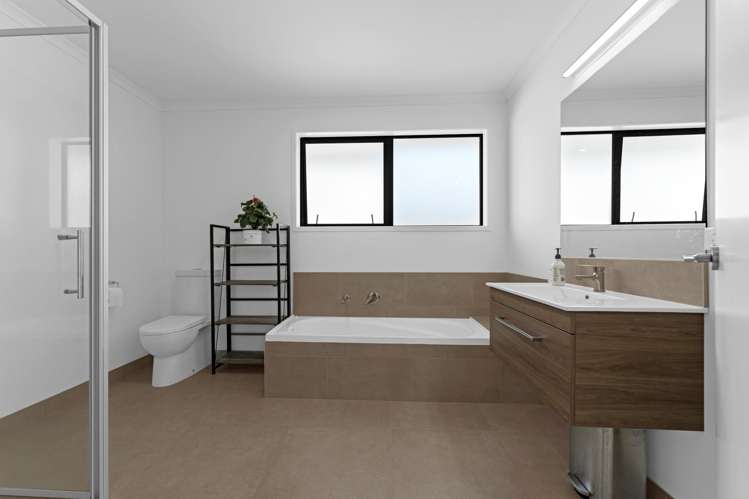 6C Goble Road Clarks Beach_18