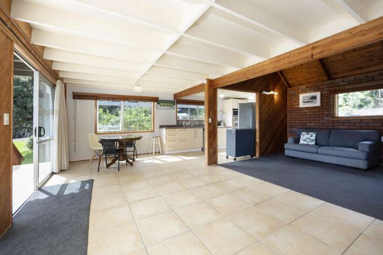 51 Seaview Road Piha_13