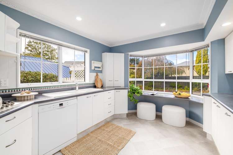 88 Lake Terrace Road Burwood_3