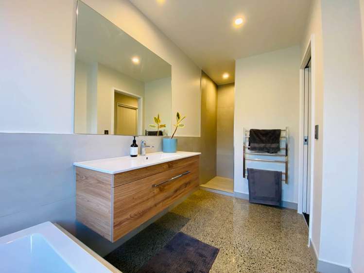 20 Penrhys Close Waitakaruru_10