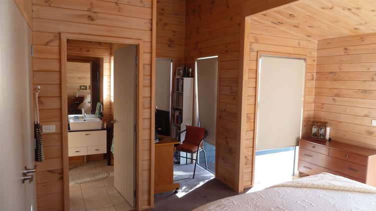 403 Fergusson Drive Thames_11