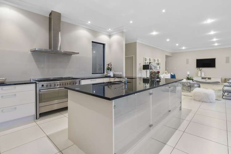 60 James Paige Lane Riverhead_8