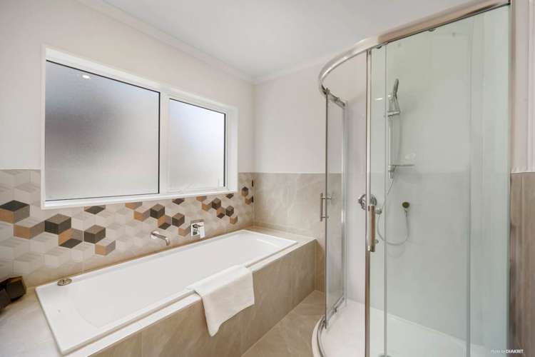 5 Pikareka Lane Pakuranga_13