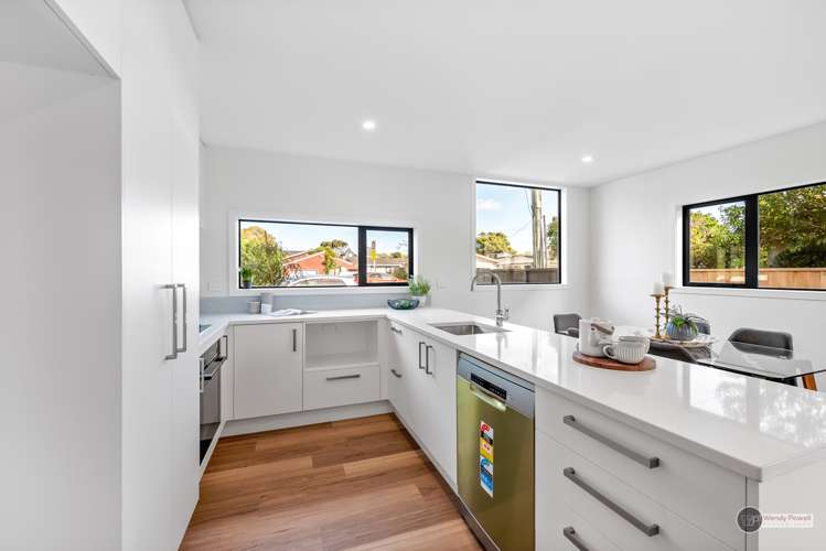 1/51 Kings Crescent Lower Hutt_7