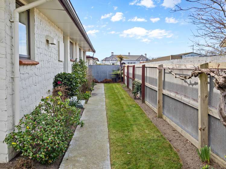 2/282 Tancred Street Ashburton_21