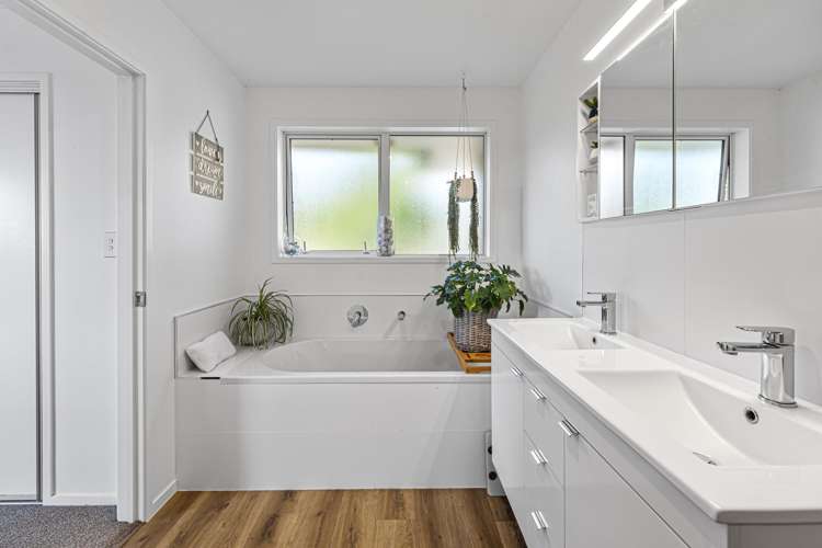 158 WAITAHA ROAD Welcome Bay_32