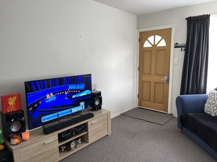 2/5 Pitt Place Saint Albans_3