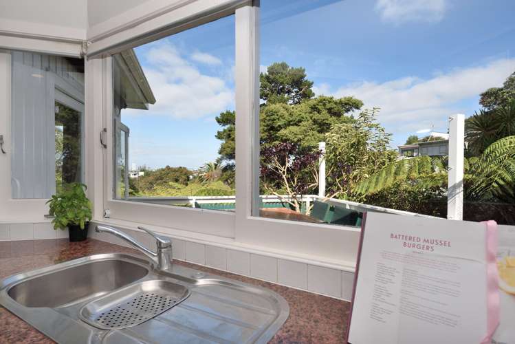 10 Parr Terrace Castor Bay_10