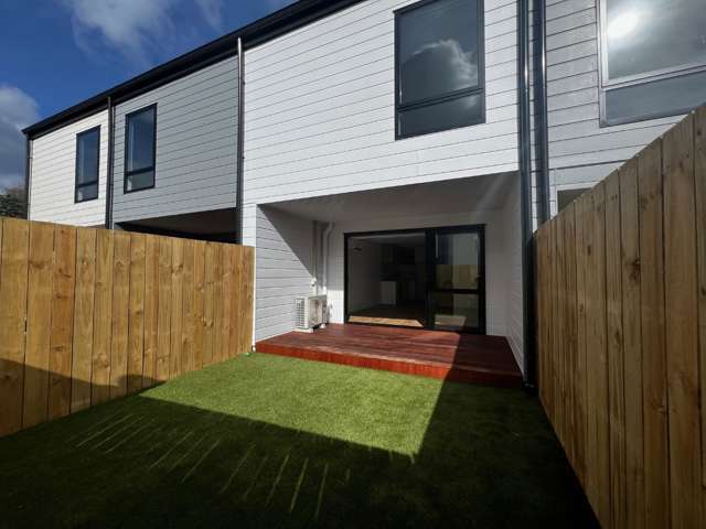 Modern, Near-New 2-Bedroom Townhouse Ã¢Ãâ¬Ã" Just 1 Year Old!
