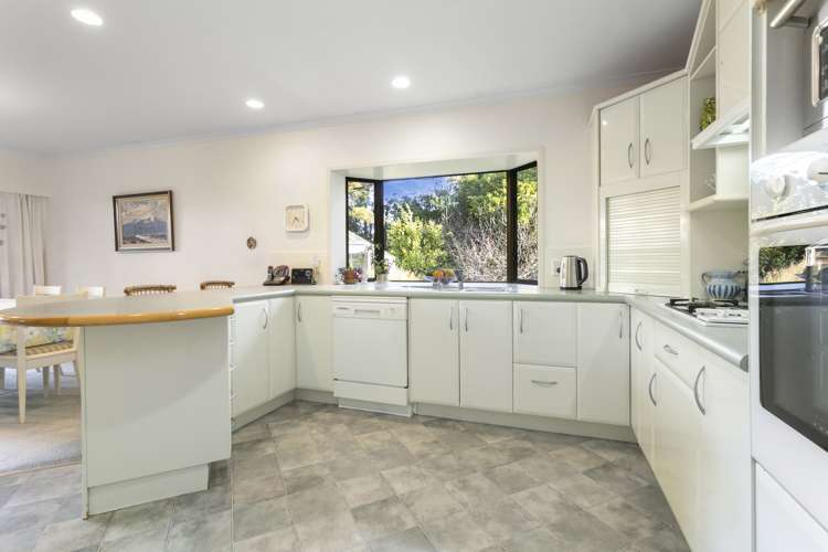 17 Atarua Gardens Waiatarua_10