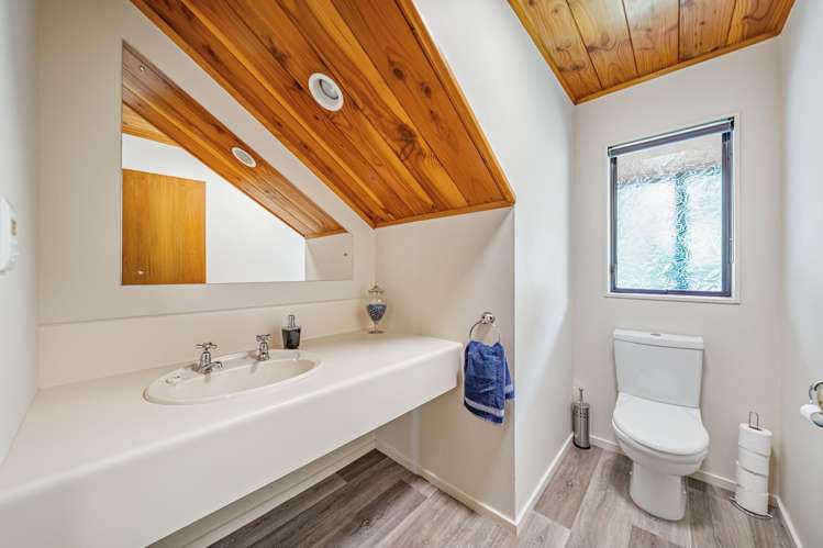 10 Plantagenet Grove Kingsley Heights_23