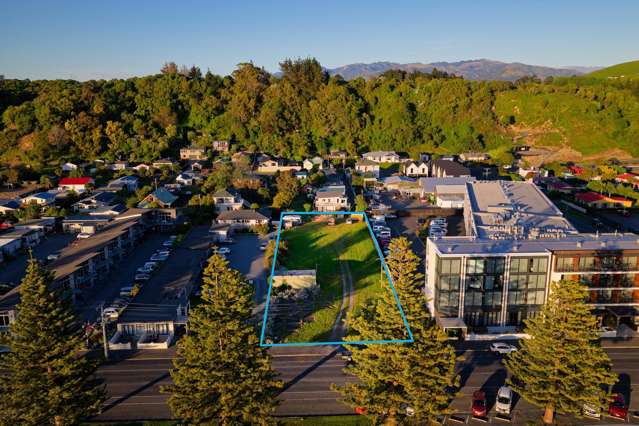 2080sqm Waterfront Location