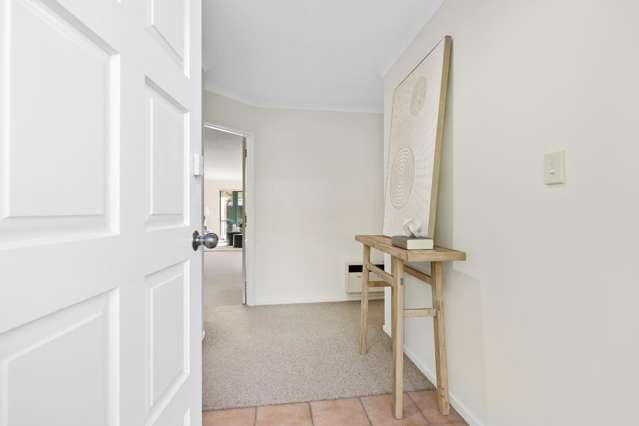 6 Redwood Crescent Westown_2
