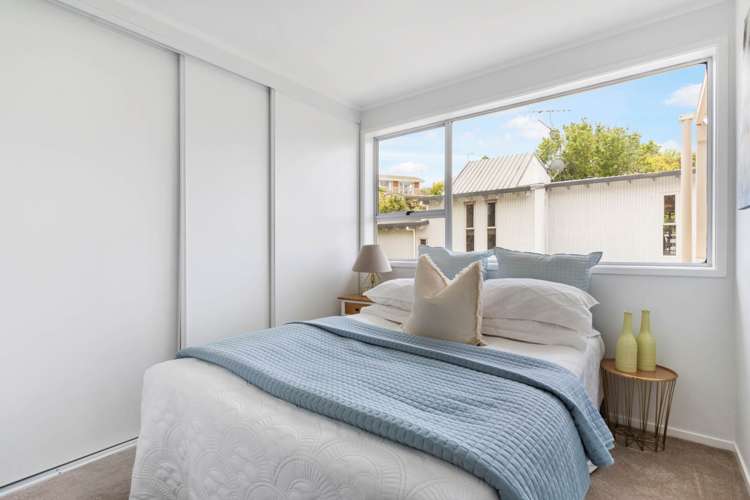 1/7 Malters Place Browns Bay_11