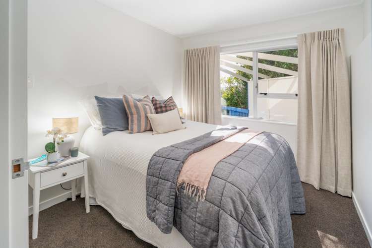 11 Selkirk Way Karori_16