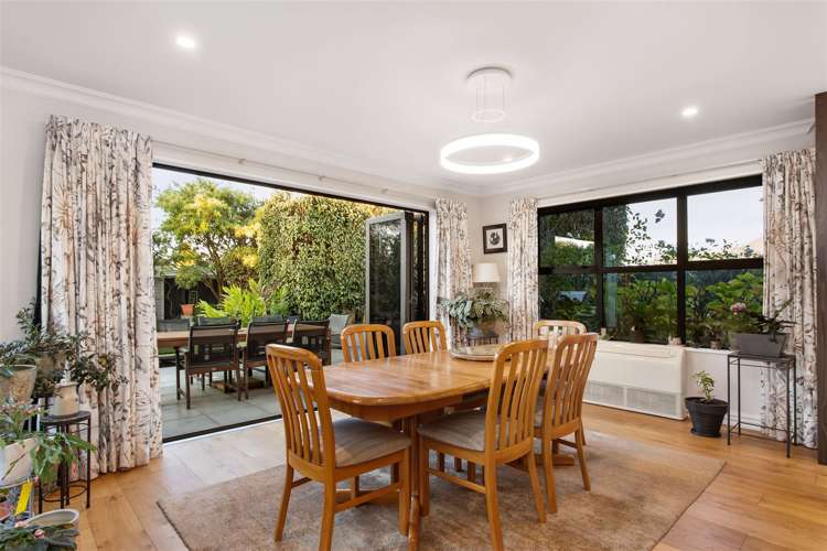 2 June Gardens Northwood_7