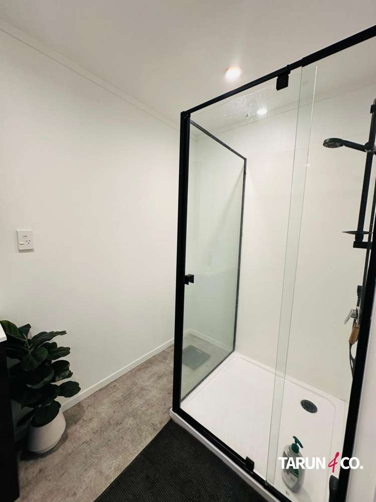E/249 Moore Street Howick_6