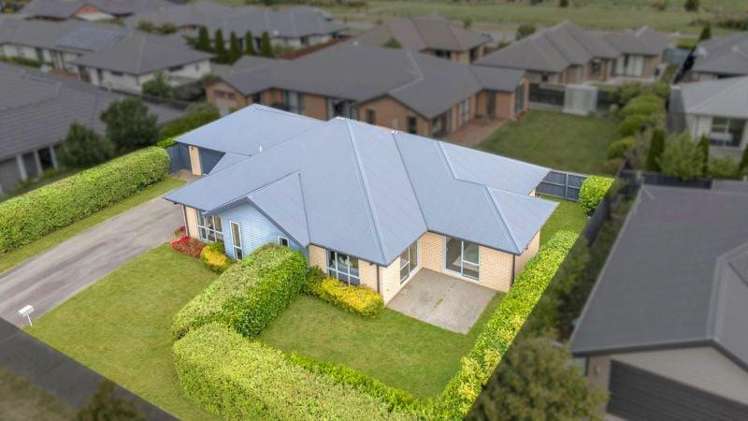 16 Winfield Dr Wigram_18