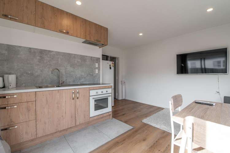 9 Ruihi Street Victoria_9