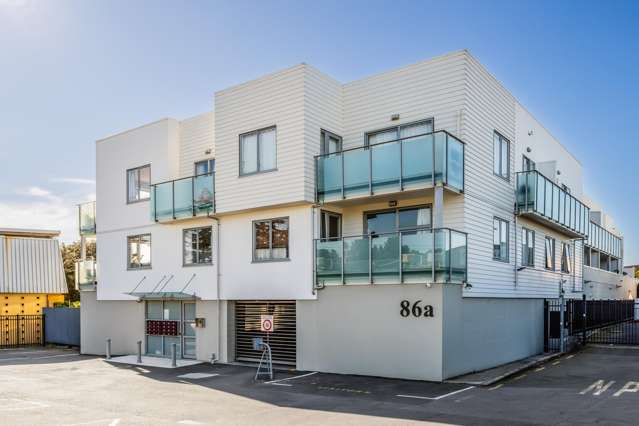 Stylish, secure & superbly located