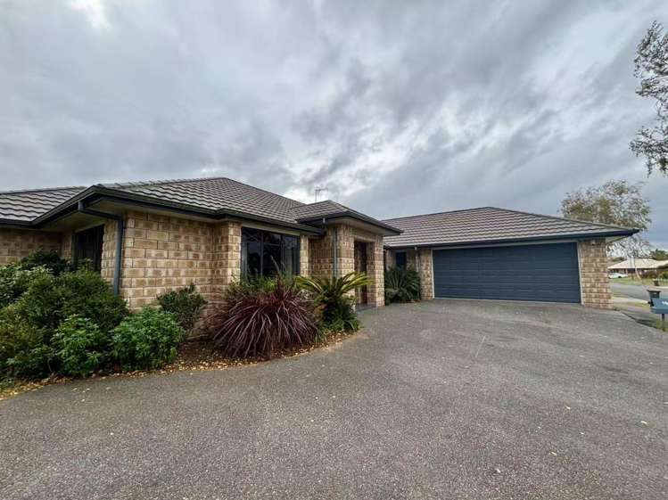 16 Somerton Drive Huntington_1