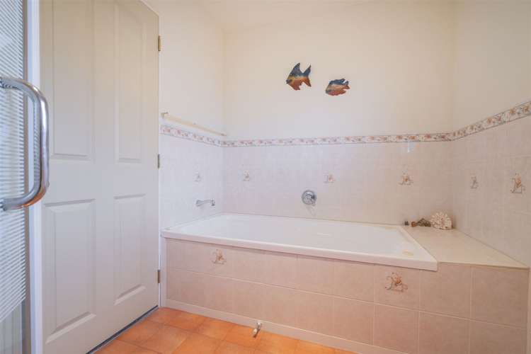 1 Hardy Place Cooks Beach_18