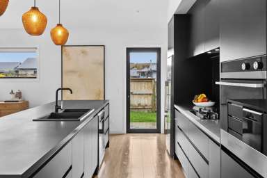 17 Cooper Crescent_2