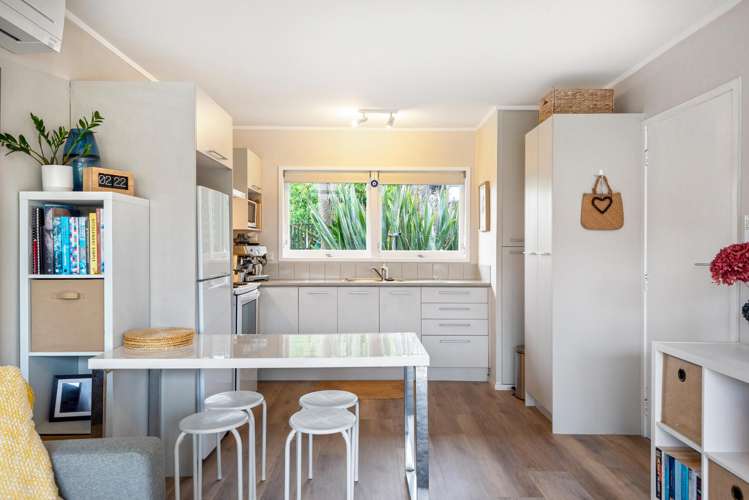 10/77 Old Lake Road Narrow Neck_5