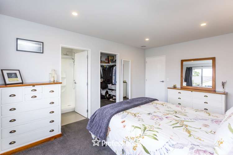 16 Mcewen Crescent Riverstone Terraces_9