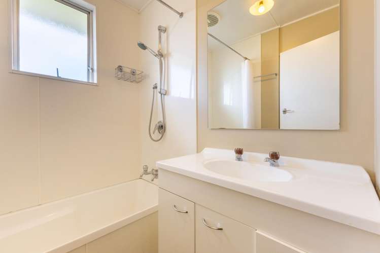 56b Maxwells Line Awapuni_13