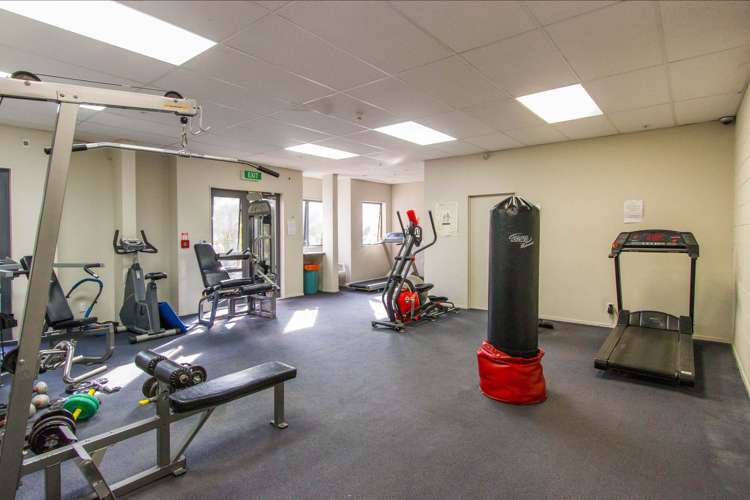 4D/10 Crown Lynn Place New Lynn_5