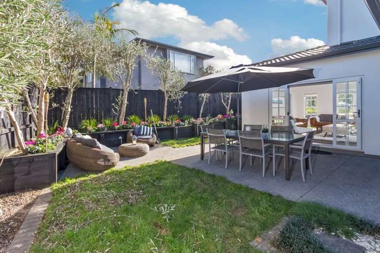 16 Chard Place Flat Bush_24