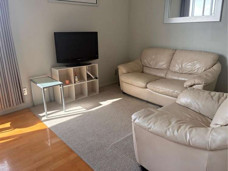 86 The Strand 1761_2