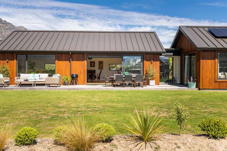 8 Hovingham Court Jacks Point_12