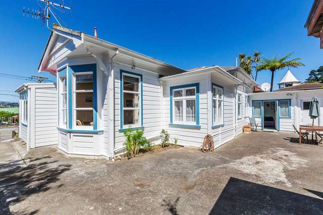 218 Sutherland Road Lyall Bay_1